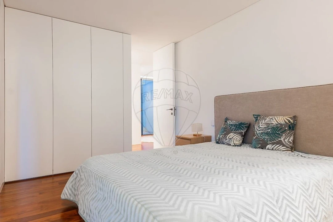 Moradia T4 para Venda em Creixomil Foto 18