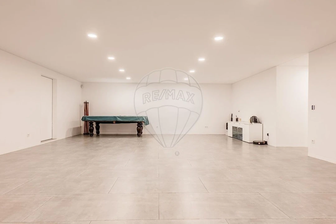 Moradia T4 para Venda em Creixomil Foto 38