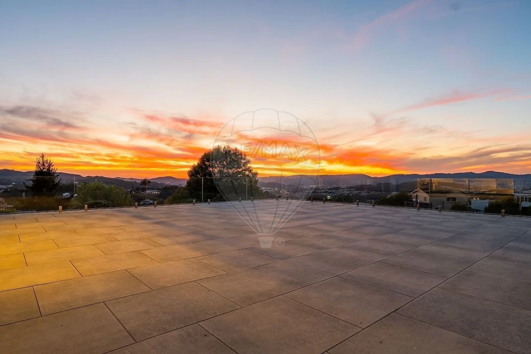 Moradia T4 para Venda em Creixomil Foto 42