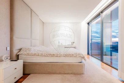 Moradia T4 para Venda em Creixomil