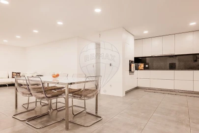 Moradia T4 para Venda em Creixomil