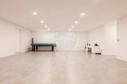 Moradia T4 para Venda em Creixomil