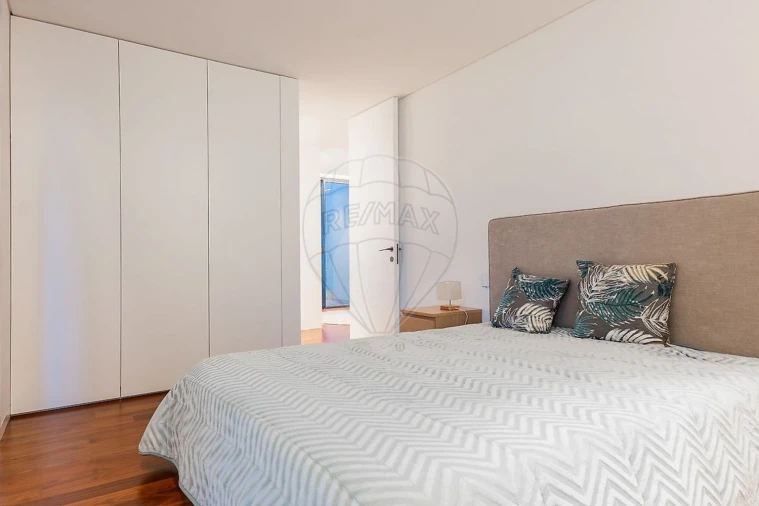 Moradia T4 para Venda em Creixomil Foto 18