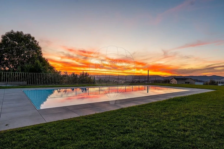 Moradia T4 para Venda em Creixomil Foto 41