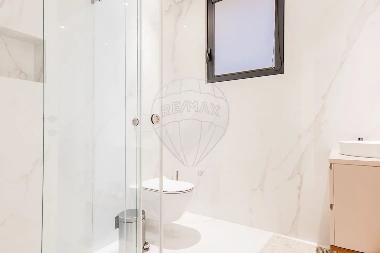 Moradia T4 para Venda em Creixomil Foto 6