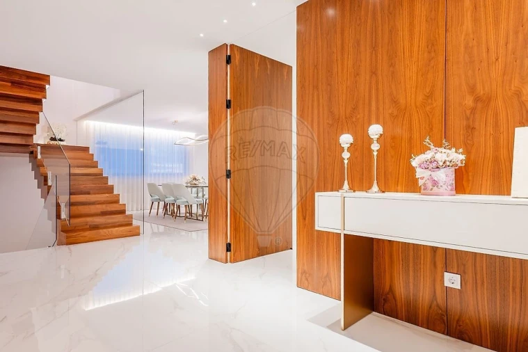 Moradia T4 para Venda em Creixomil Foto 9