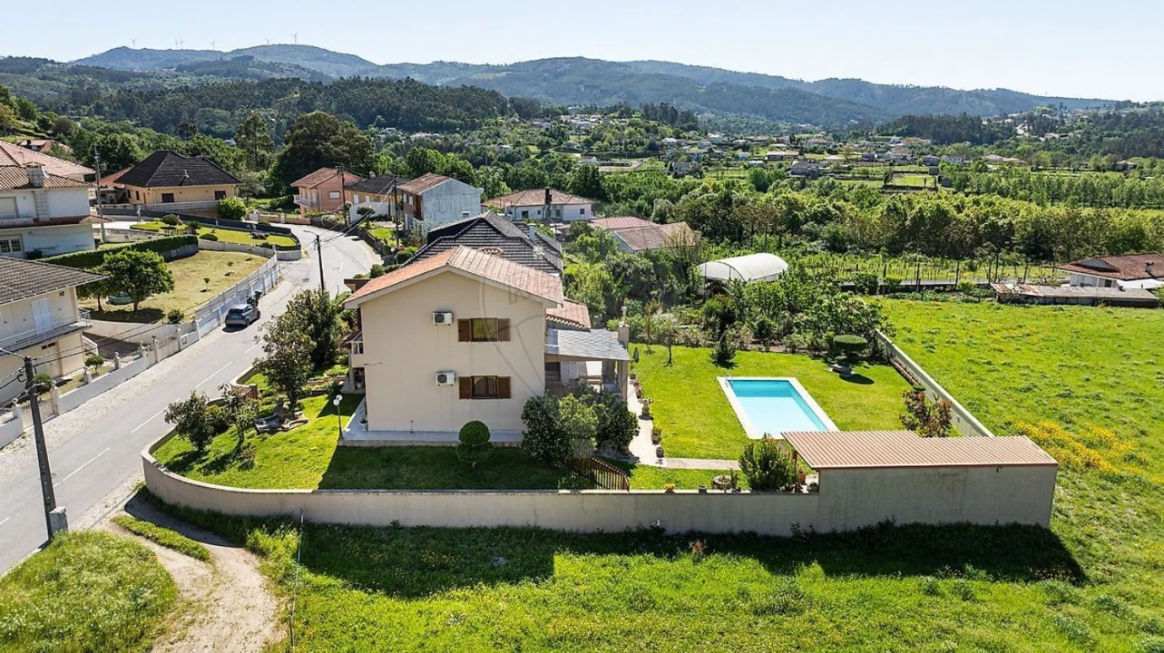 Moradia T4 para Venda em Galegos Foto 3