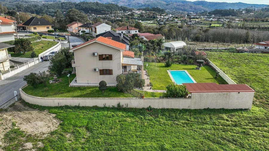 Moradia T4 para Venda em Galegos Foto 44