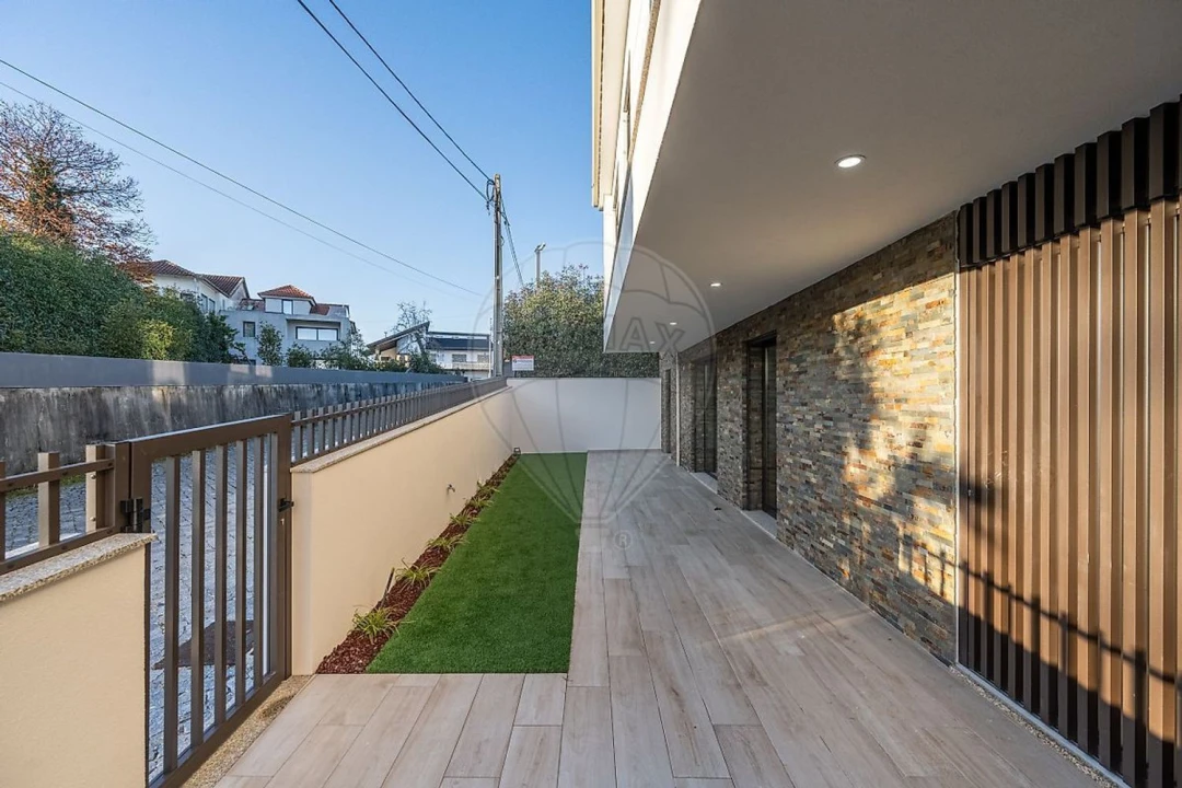 Moradia T3 para Venda em Idães Foto 1