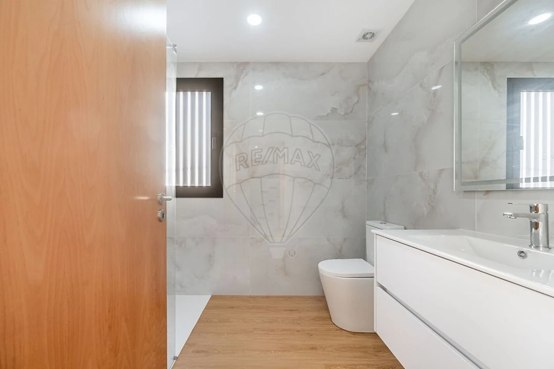 Moradia T3 para Venda em Idães Foto 19