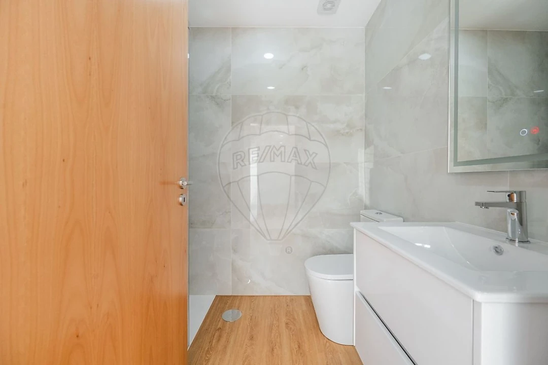 Moradia T3 para Venda em Idães Foto 22