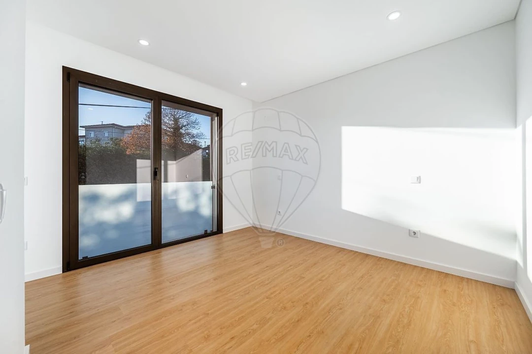 Moradia T3 para Venda em Idães Foto 25