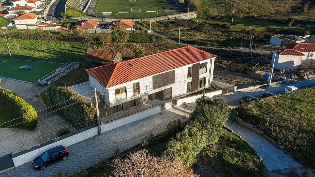 Moradia T3 para Venda em Idães Foto 4