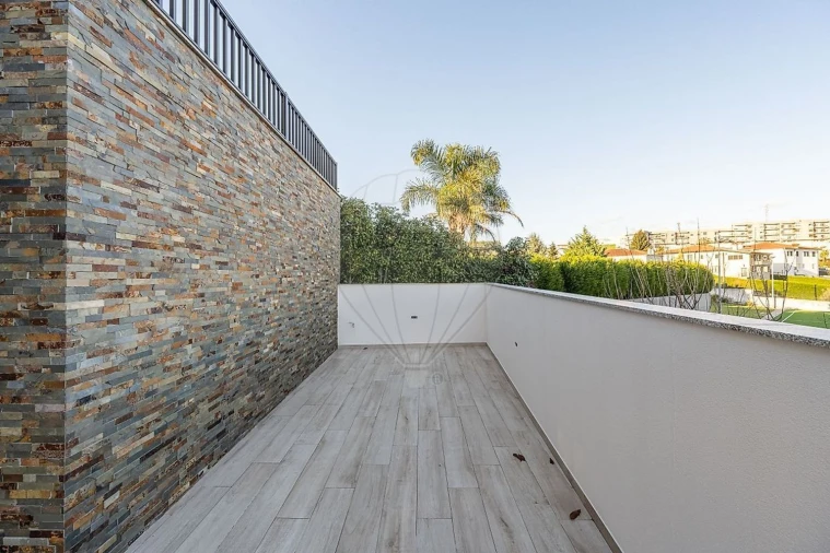 Moradia T3 para Venda em Idães Foto 16