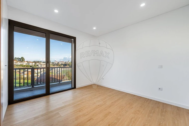 Moradia T3 para Venda em Idães Foto 23