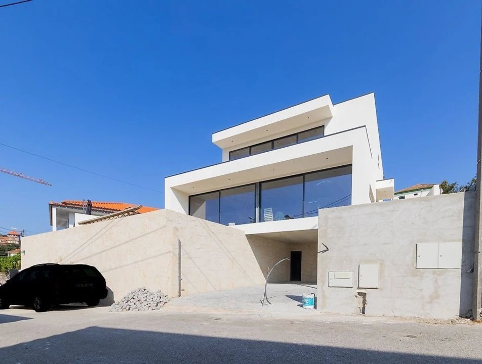 Moradia T4 para Venda em Brufe Foto 2