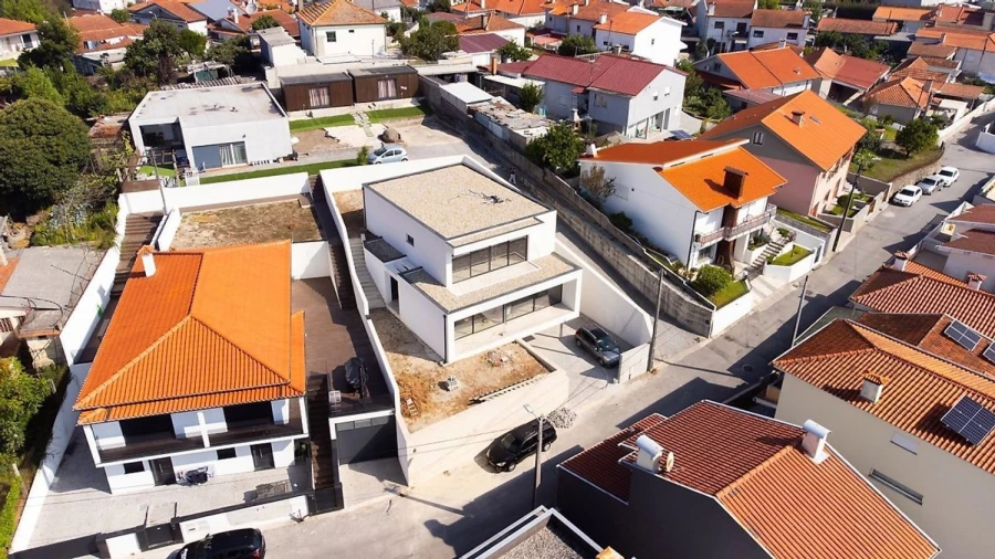 Moradia T4 para Venda em Brufe Foto 9