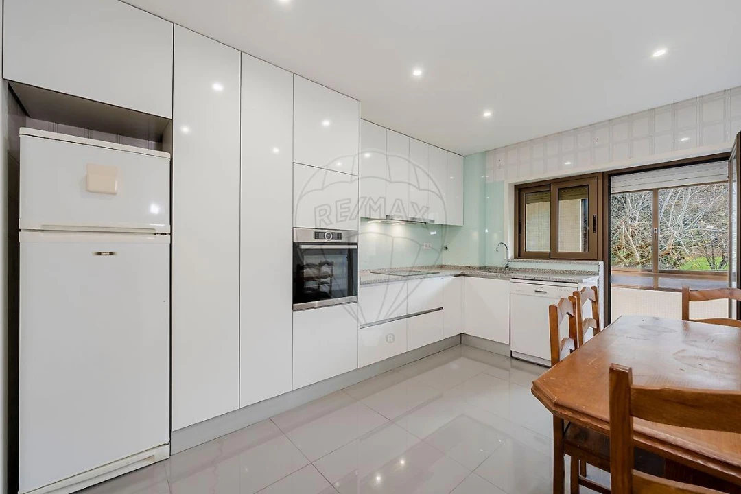 Apartamento T3 para Venda em Ferreiros e Gondizalves Foto 1