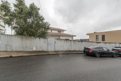 Moradia T4 para Venda em Lomar e Arcos
