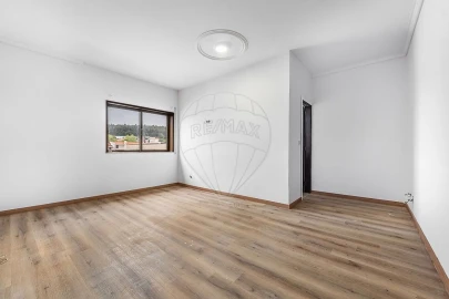 Moradia T4 para Venda em Lomar e Arcos