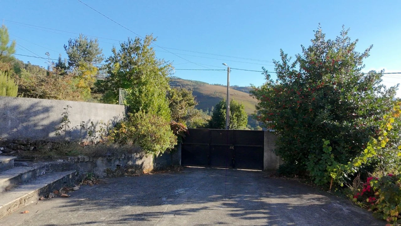 Moradia T3 para Venda em Covelo do Geres Foto 7