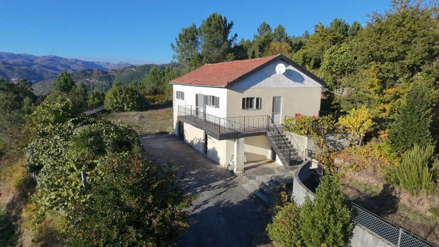 Moradia T3 para Venda em Covelo do Geres Foto 11