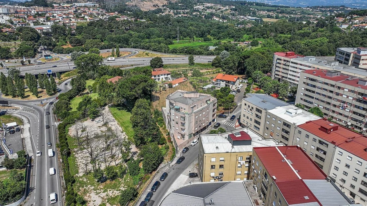 Apartamento T3 para Venda em Ferreiros e Gondizalves Foto 3
