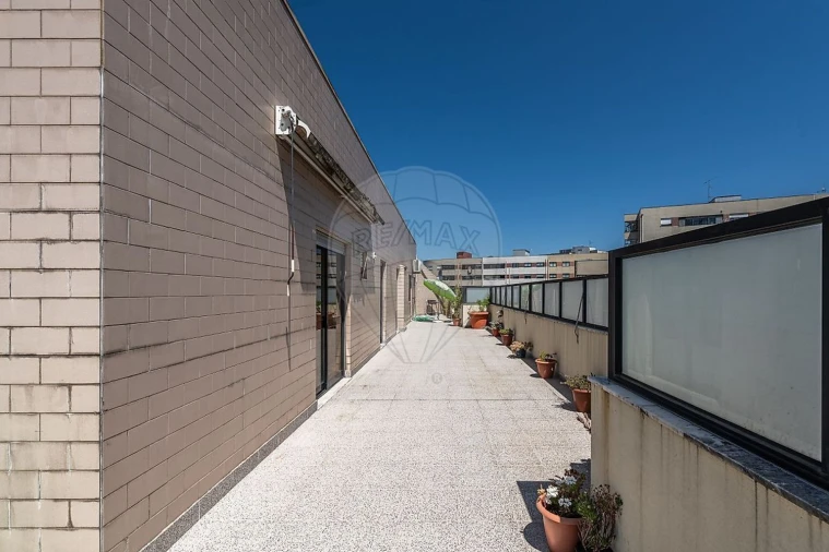 Apartamento T3 para Venda em Ferreiros e Gondizalves Foto 26