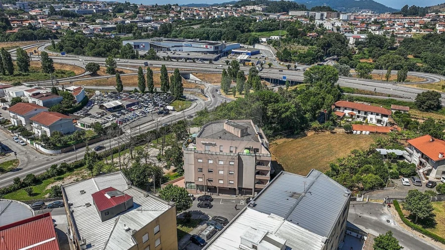 Apartamento T3 para Venda em Ferreiros e Gondizalves Foto 9
