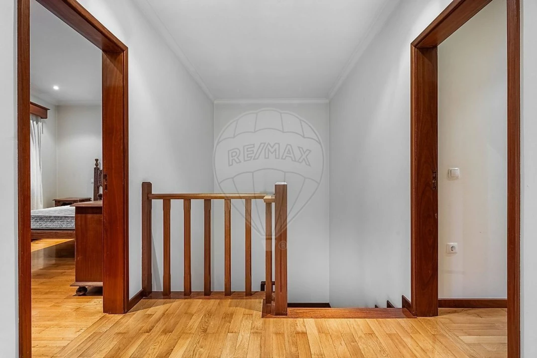 Moradia T4 para Venda em Azurem Foto 10