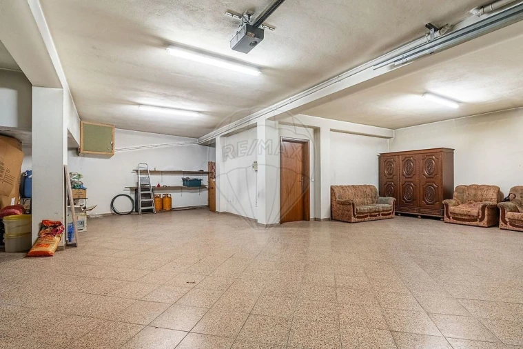 Moradia T4 para Venda em Azurem Foto 22