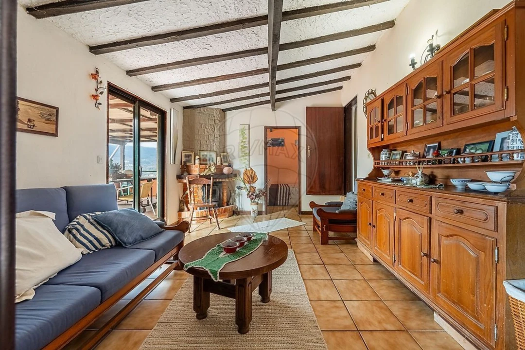 Moradia T4 para Venda em Moimenta Foto 38