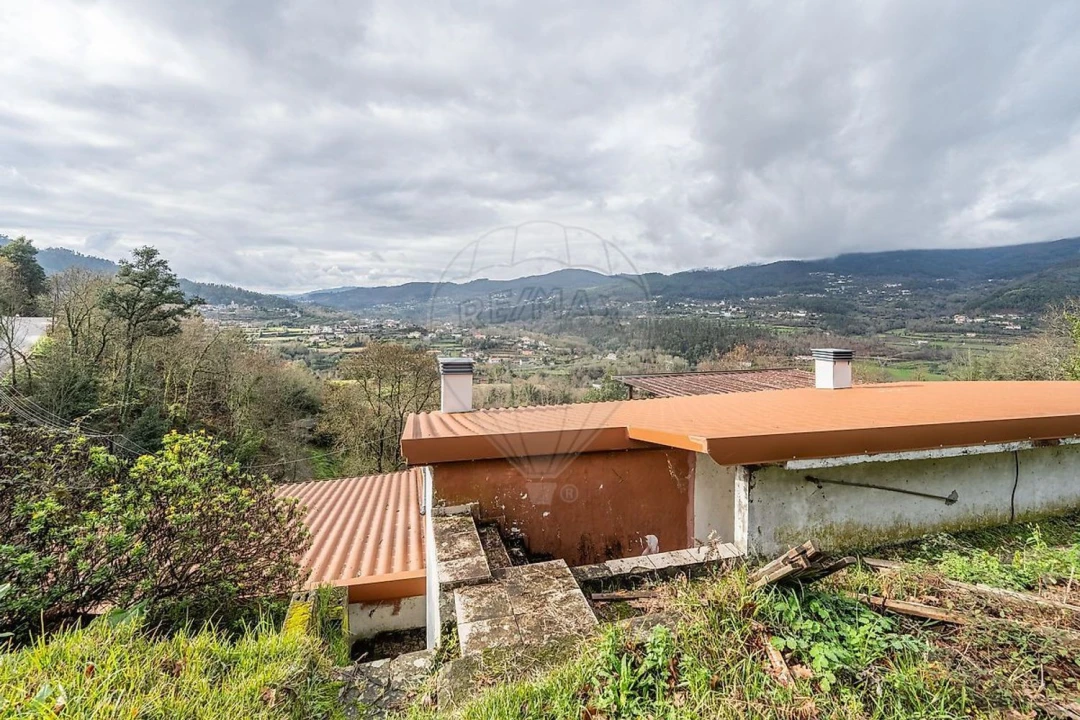 Moradia T4 para Venda em Moimenta Foto 42