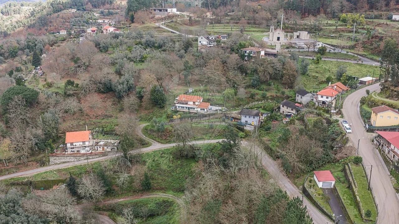 Moradia T4 para Venda em Moimenta Foto 5