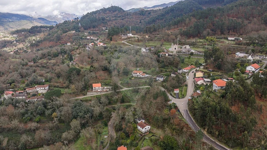 Moradia T4 para Venda em Moimenta Foto 13