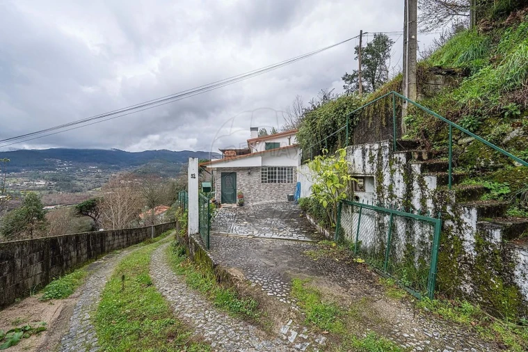 Moradia T4 para Venda em Moimenta Foto 14