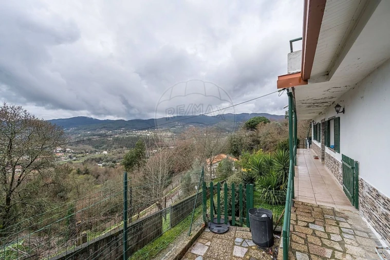 Moradia T4 para Venda em Moimenta Foto 15