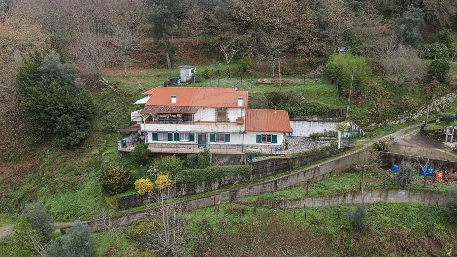 Moradia T4 para Venda em Moimenta Foto 2