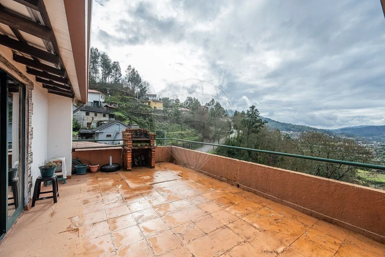 Moradia T4 para Venda em Moimenta Foto 39