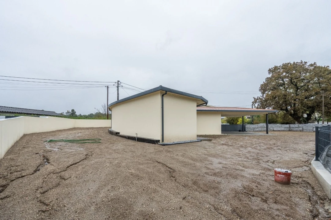 Moradia T2 para Venda em Galegos Foto 24