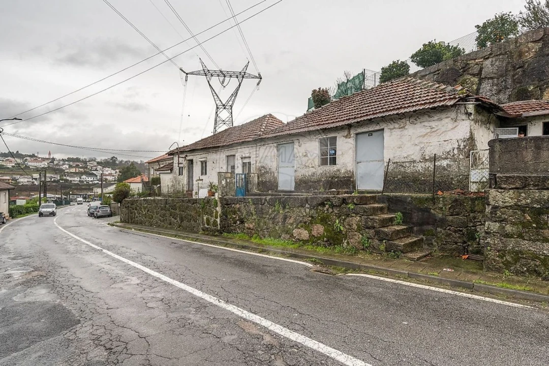 Moradia T6 para Venda em Serzedelo Foto 1