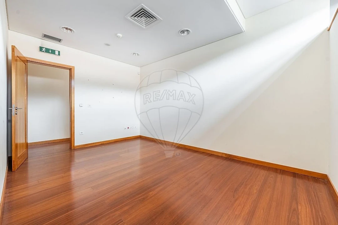 Moradia T5 para Venda em Galegos Foto 17