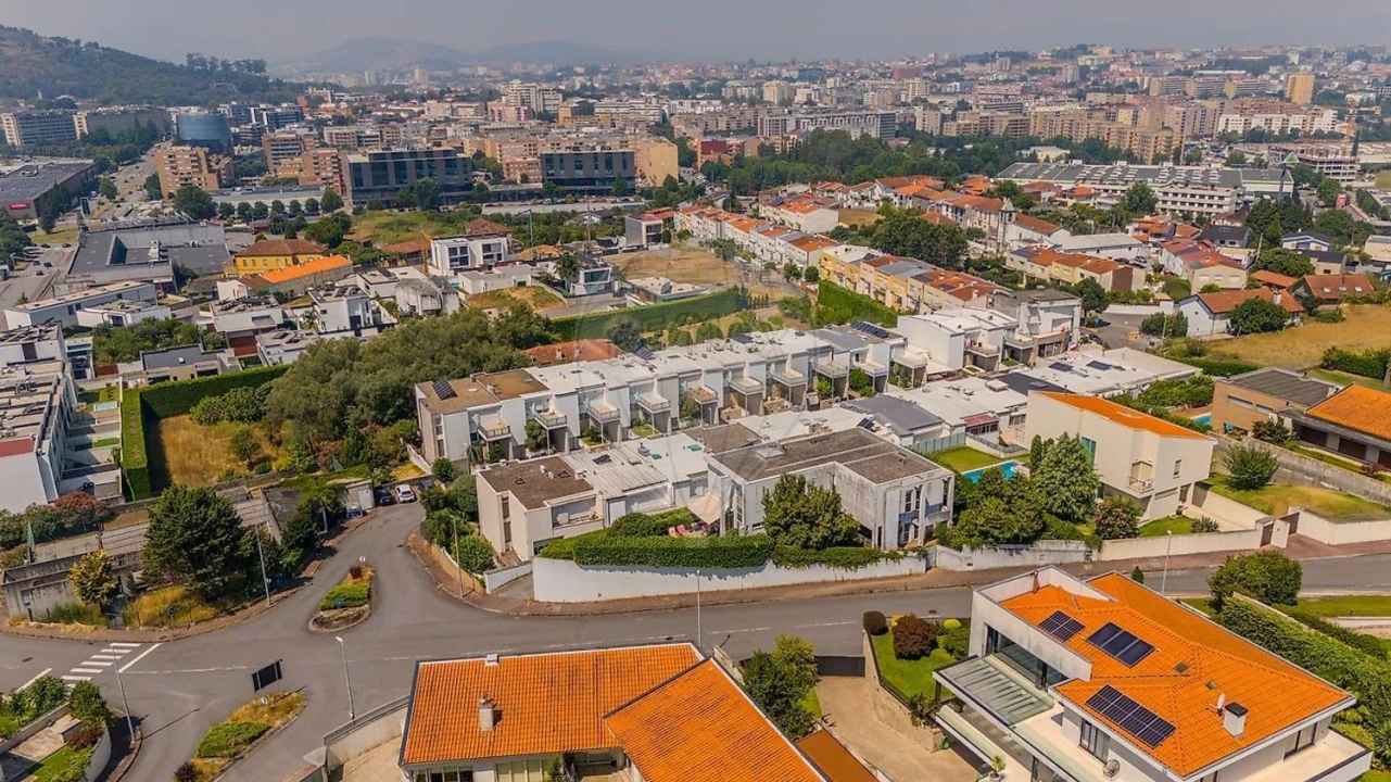 Moradia T3 para Venda em Braga (Maximinos, Sé e Cividade) Foto 7