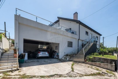 Moradia T3 para Venda em Ferreiros e Gondizalves