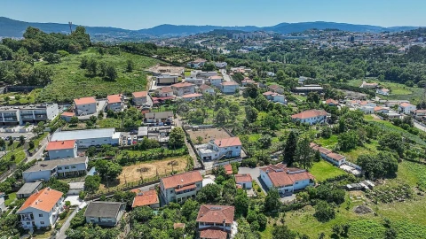 Moradia T3 para Venda em Ferreiros e Gondizalves