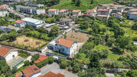 Moradia T3 para Venda em Ferreiros e Gondizalves