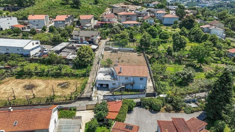 Moradia T3 para Venda em Ferreiros e Gondizalves