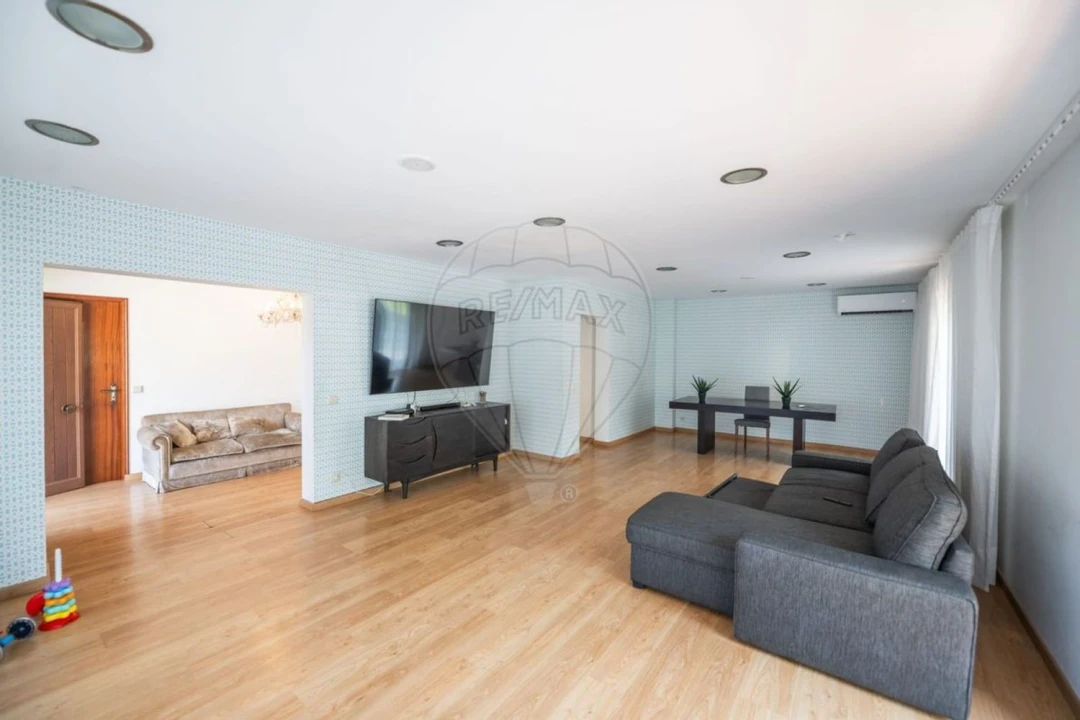 Moradia T3 para Venda em Caires Foto 13