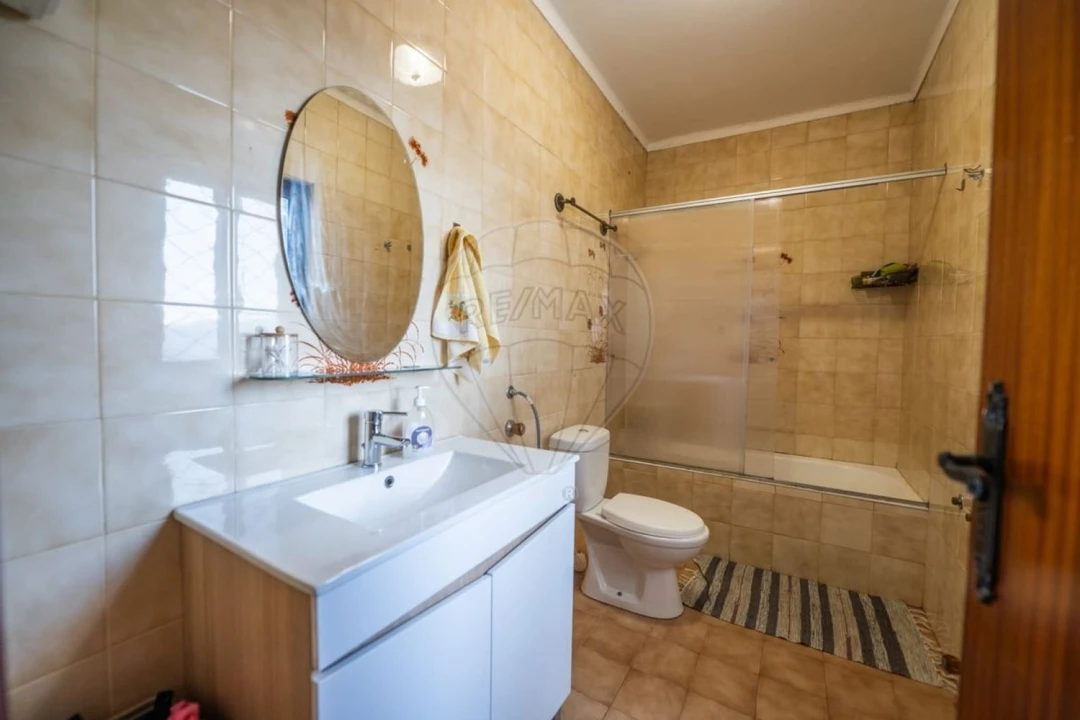 Moradia T3 para Venda em Caires Foto 16