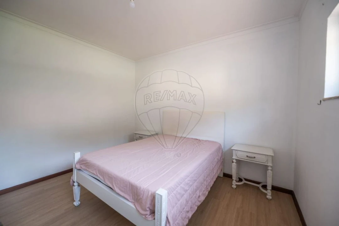 Moradia T3 para Venda em Caires Foto 17